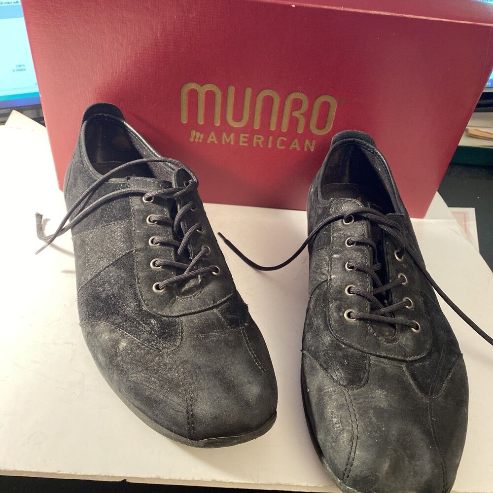 Munro American PACE. 9 1/2 M, Black Suede Nubuck Lace Up Casual Oxford Walk Shoe